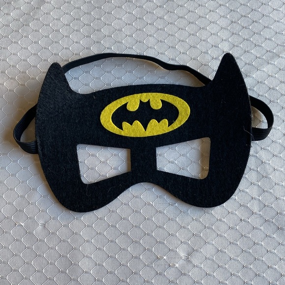 Lot Of 3 Super Hero Capes & 1 Mask- Iron Man, Batman w/Mask & Superman, 27"x 21” - Picture 5 of 12